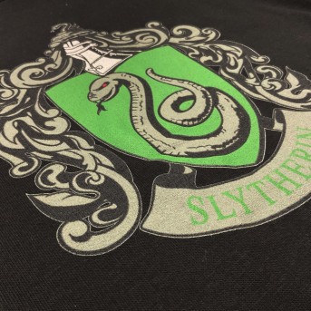 Sudadera Escudo Slytherin Negro - Harry Potter Exclusiva Espectarium