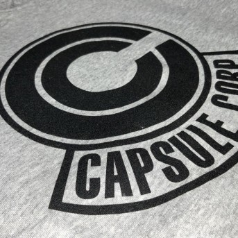 Sweatshirt Capsule Corp. Grau - Dragon Ball Exklusiv REICH der Spielzeuge